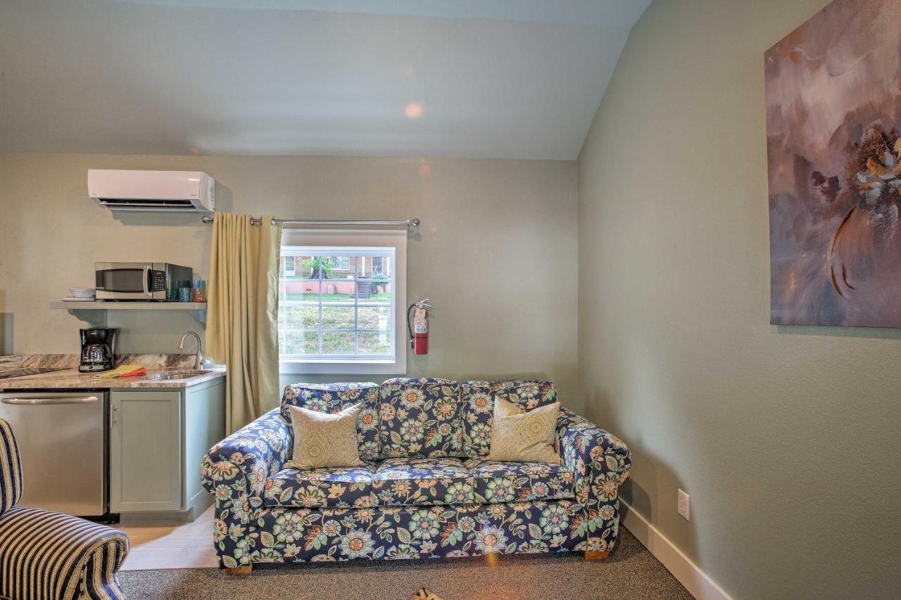 Downtown Branson Cottage With Pool Access! 外观 照片
