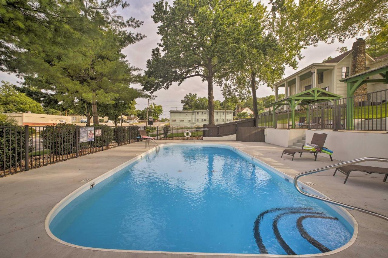 Downtown Branson Cottage With Pool Access! 外观 照片