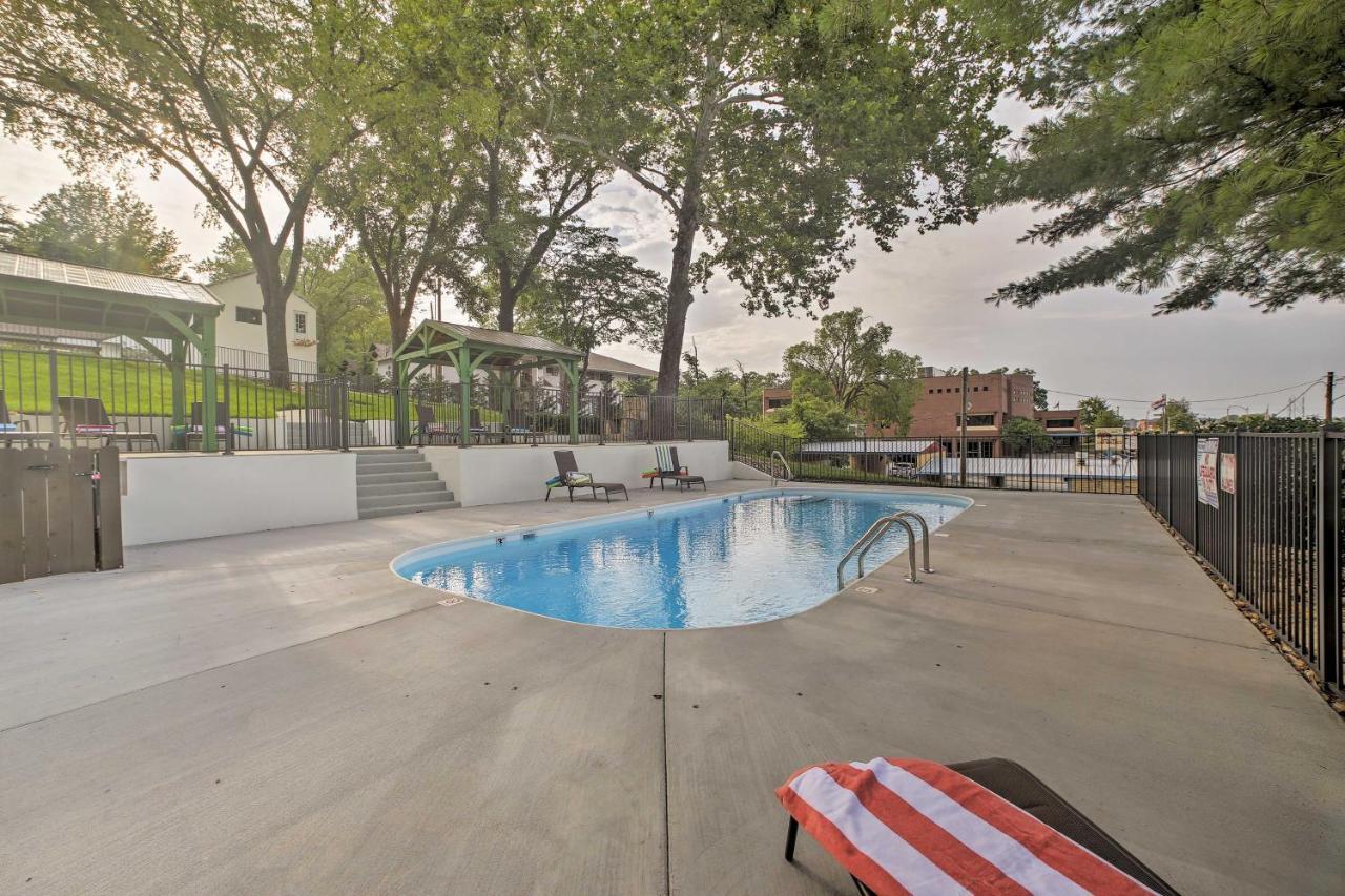 Downtown Branson Cottage With Pool Access! 外观 照片